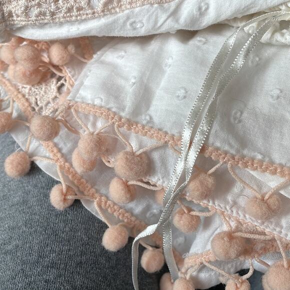 Tularosa White Off-Shoulder Crochet inlay Pom Hem Oversized Lined Eyelet Top M - Picture 10 of 10